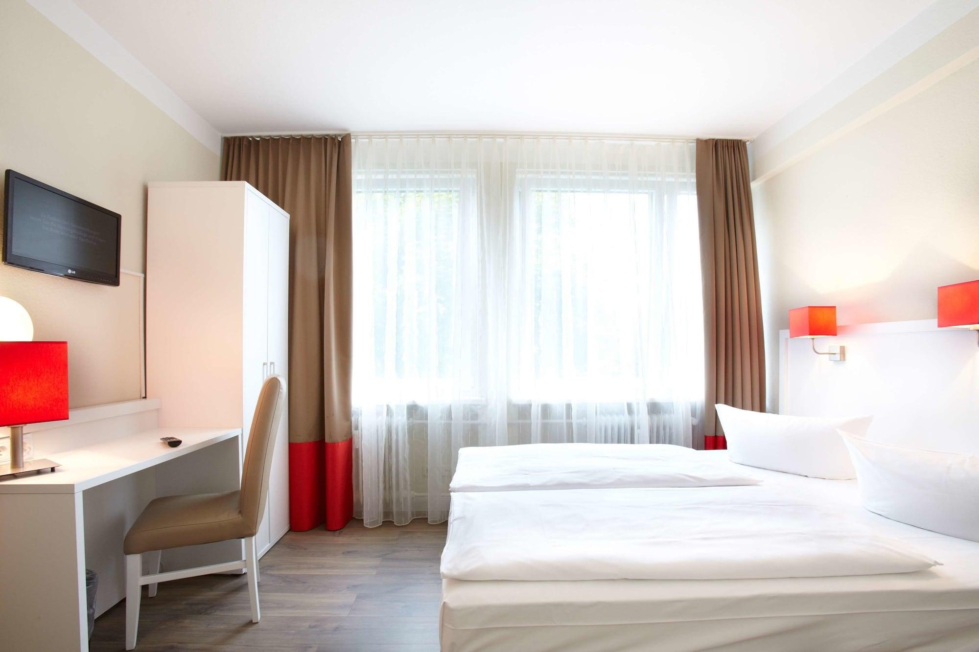 Hotel Ostseehalle Kiel By Premiere Classe Екстер'єр фото
